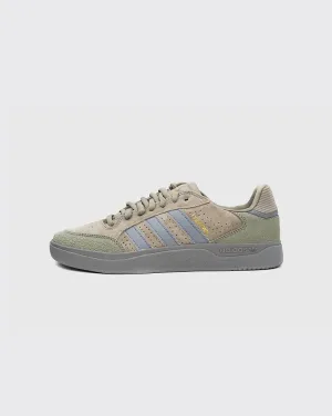 Adidas Tyshawn Low Shoe - Pebble/Grey