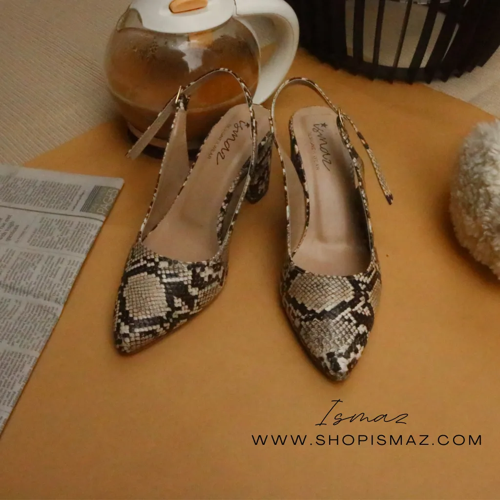 Exquisite Snake Print Court Shoes