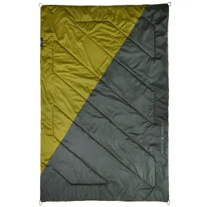 Teton Sports Acadia Mammoth Outdoor Camp Blanket in Moss/Slate